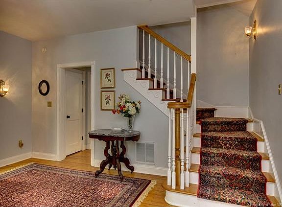 5th image of 110 Windsor Way