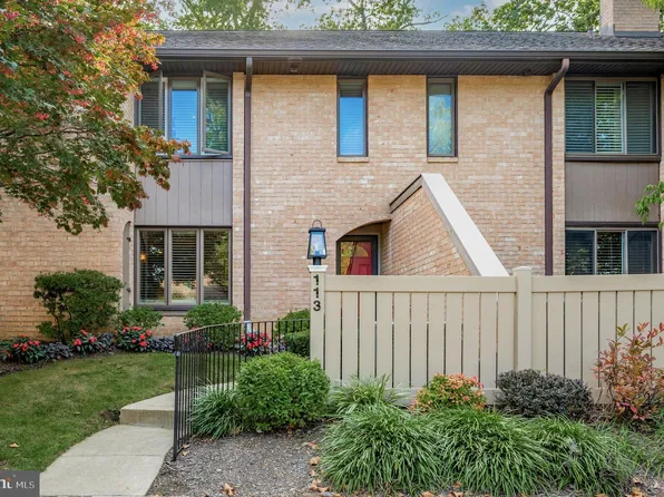 113 Woodgate Ln, Paoli, PA 19301