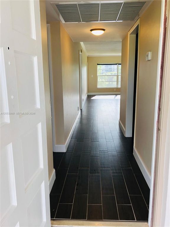 2850 N Palm Aire Dr APT 404, photo 6