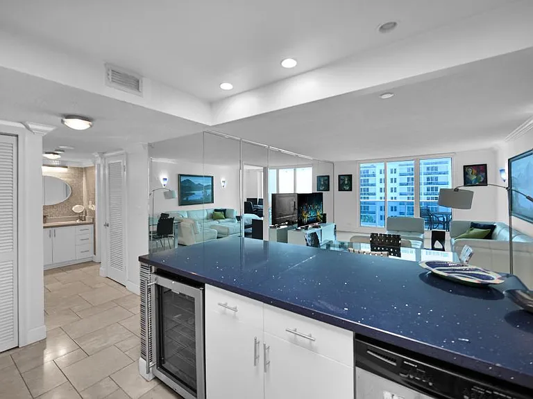 2301 Collins Ave #1015 — Photo 21