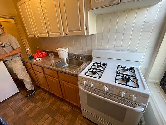 4th image of 61-17 Woodside Ave #H4