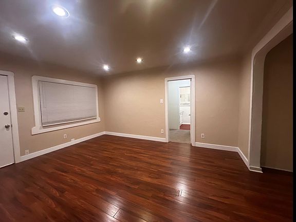 5th image of 2671 Norwood Ave