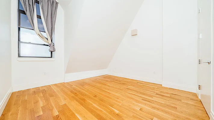 Rented by Simply Brooklyn Realty Inc | media 54