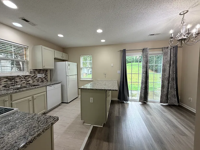210 Bridford Downs Dr — Photo 37