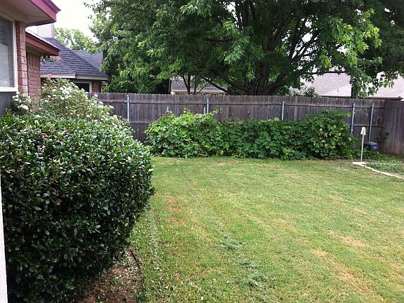 3rd image of 1121 Highcrest Dr