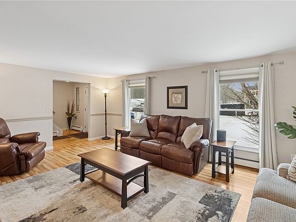 4th image of 17 Sand Pebble Dr