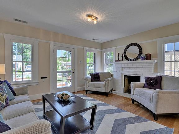 3rd image of 127 Cleaves Ave
