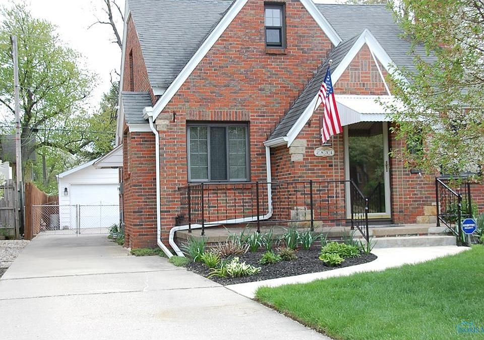 1st image of 2834 Algonquin Pkwy