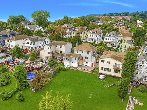 11 Bayview Place image 30 of 33