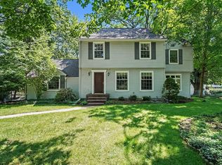 1110 Oakleigh Rd NW, Grand Rapids, MI 49504