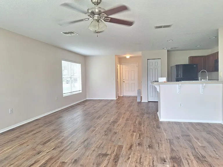 550 Mount Olympus Blvd #2 — Photo 4