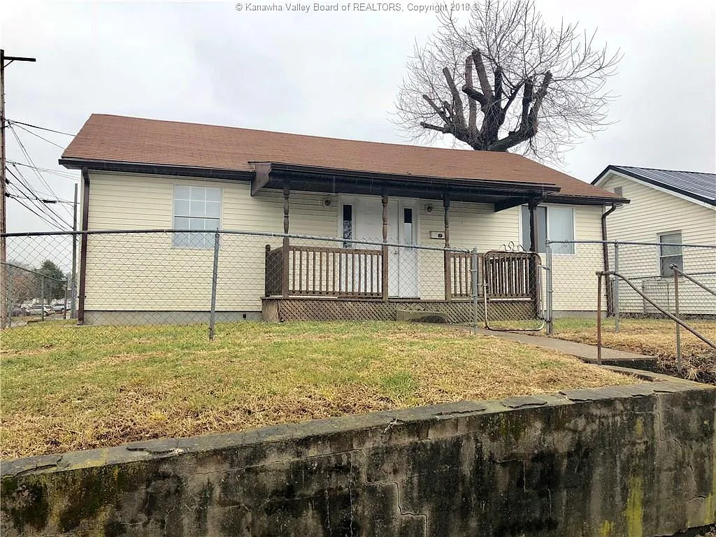 2916 29th St photo 1
