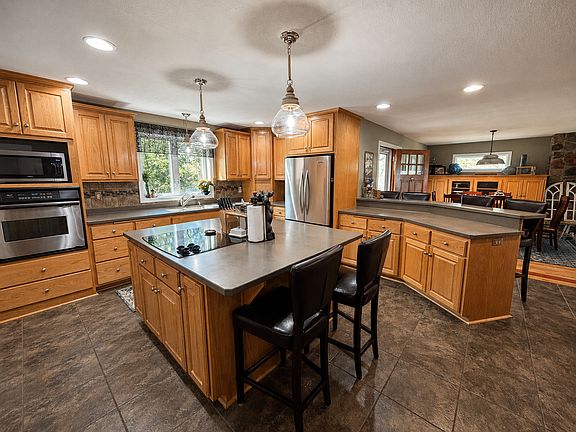 5th image of 46549 Jackson Rd