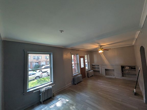 4th image of 7227 N Damen Ave #1