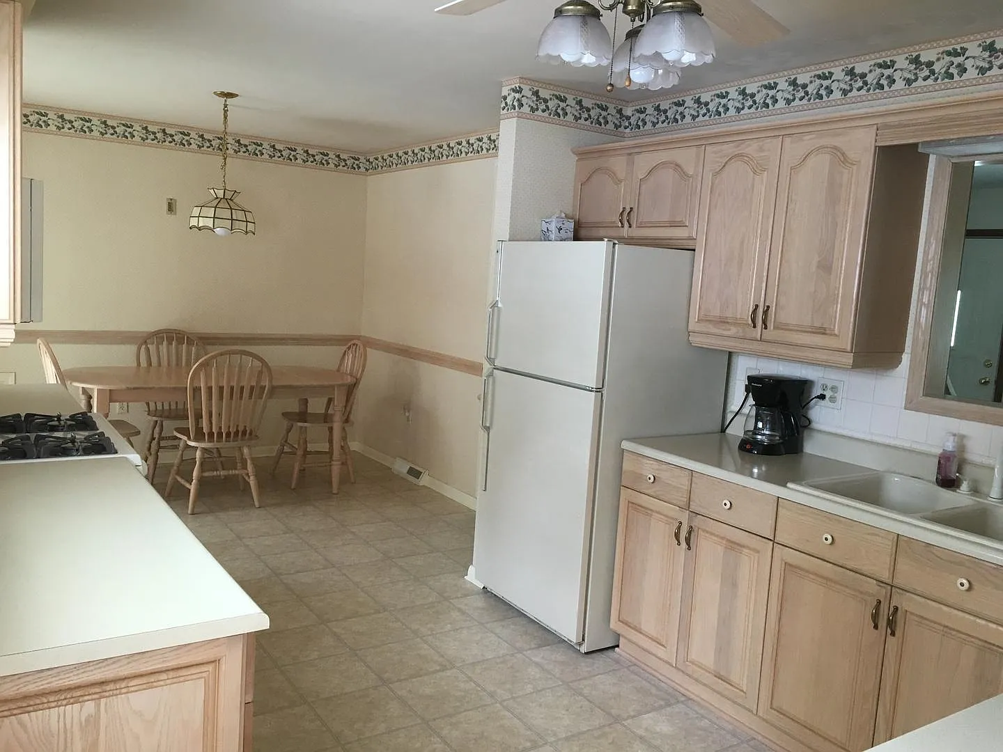 1831 W Grandview Boulevard — Photo 3