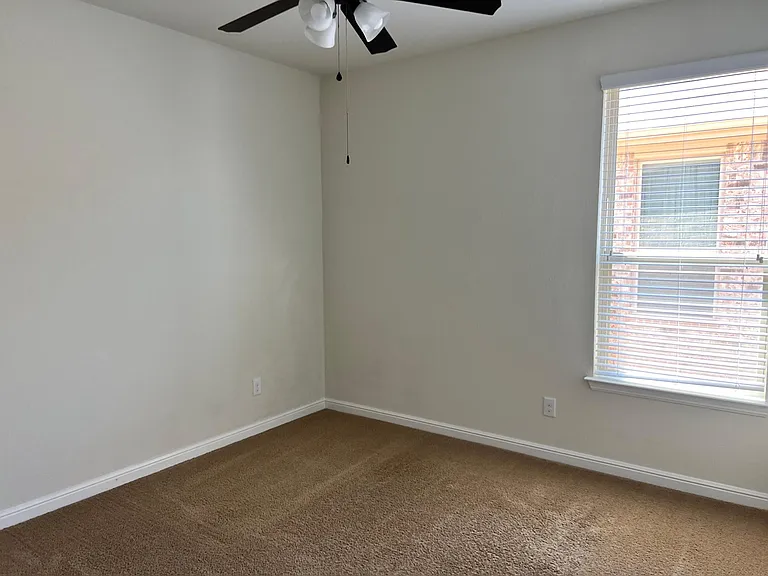 1108 Cushing Dr — Photo 15