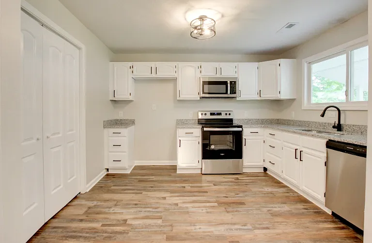 2024 Lintwood Dr — Photo 11