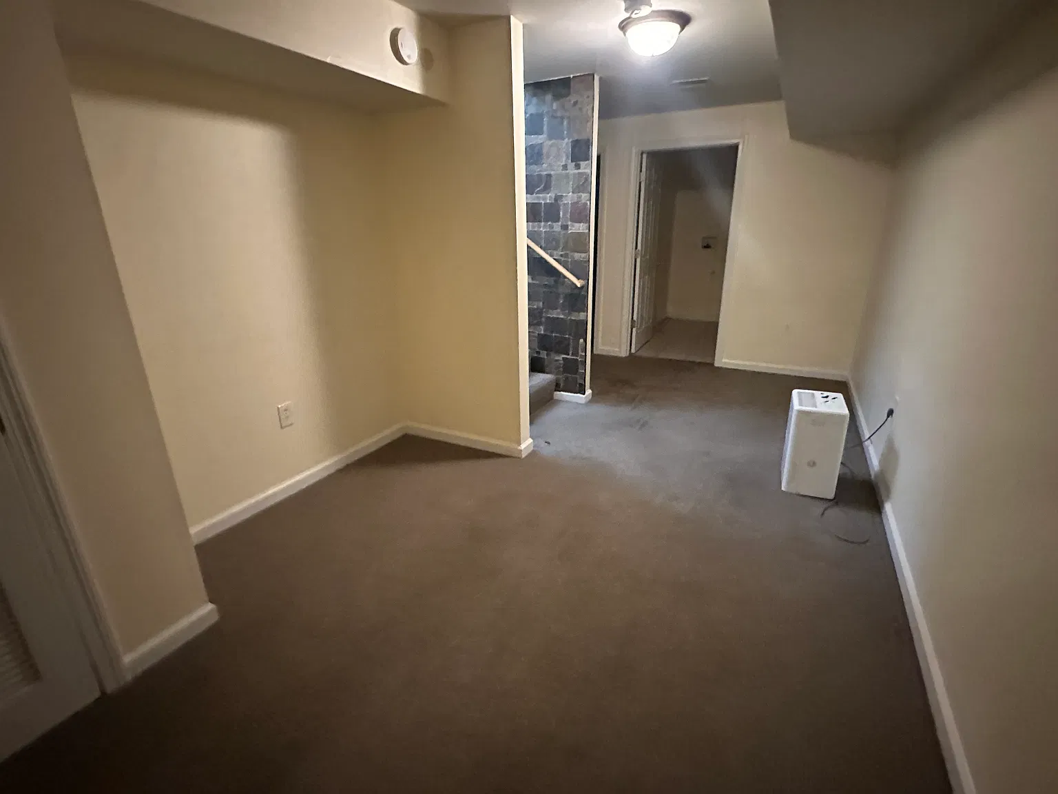 3 bed, 2.5 bath, 1890 sqft, $2,499 — Photo 2