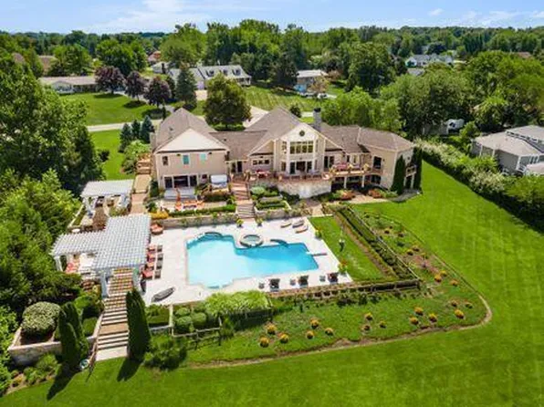 2020 E Choctaw Dr, London, OH 43140