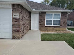 905 W Gay St #B, Warrensburg, MO 64093