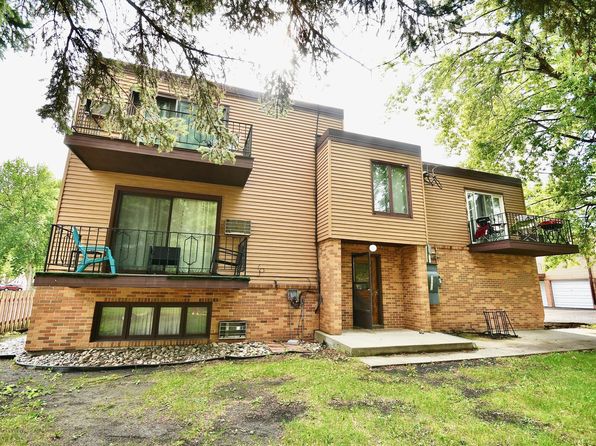 1219 7th St S APT 1, Moorhead, MN 56560