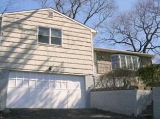 55 Wilson Dr, New Rochelle, NY 10801