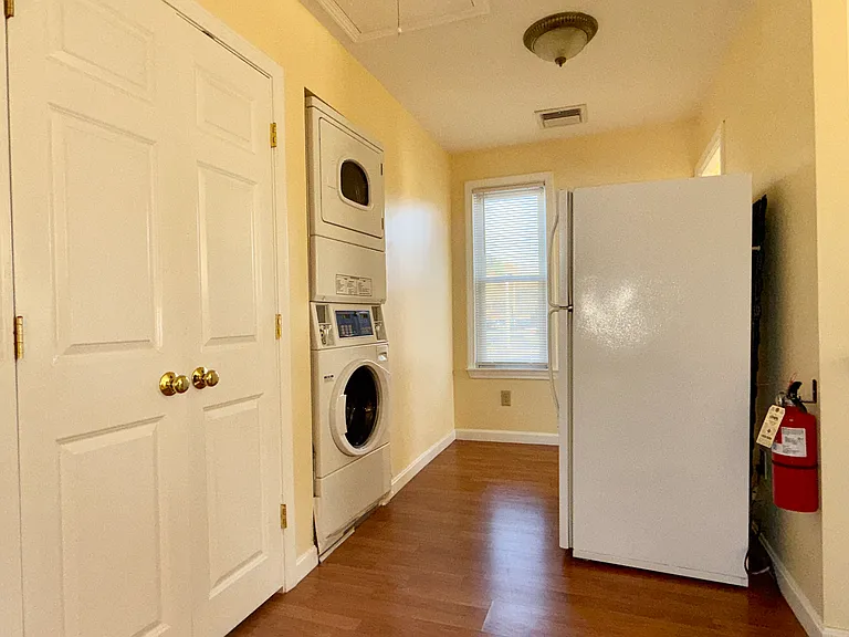 1037 Cass Ave #1 — Photo 5