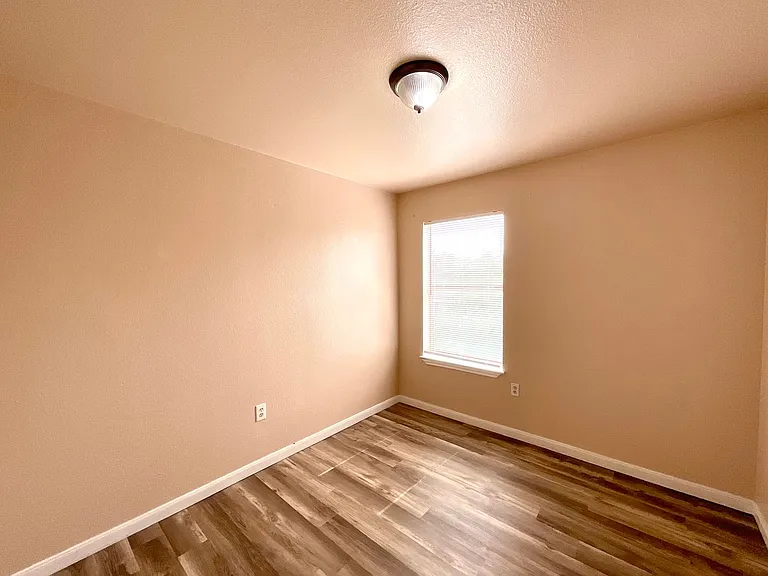 6911 Hallie Rdg — Photo 20