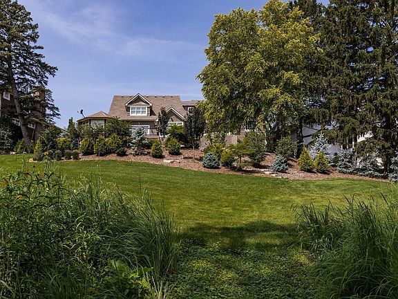 4th image of 5121 Mirror Lakes Dr