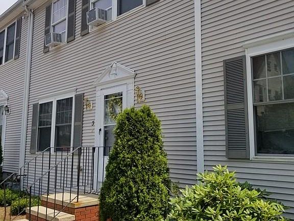 2nd image of 64 Menlo St Unit 3