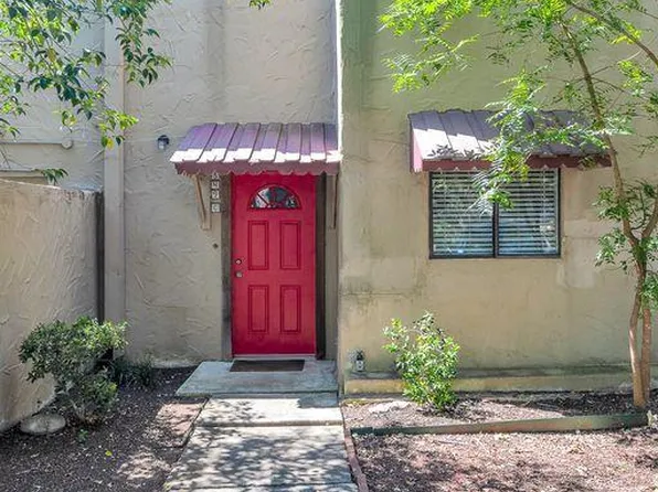 549C Sand Bend Dr, Kerrville, TX 78028
