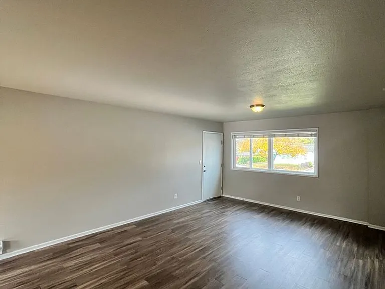 The Rivercrest Apartments by Star Metro — Photo 29