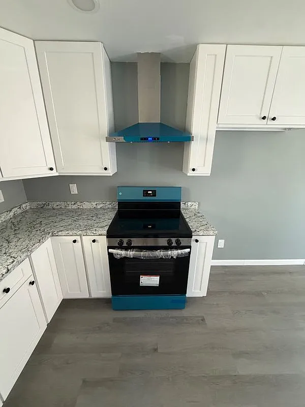 1 bed, 1.0 bath, 500 sqft, $2,100 — Photo 3