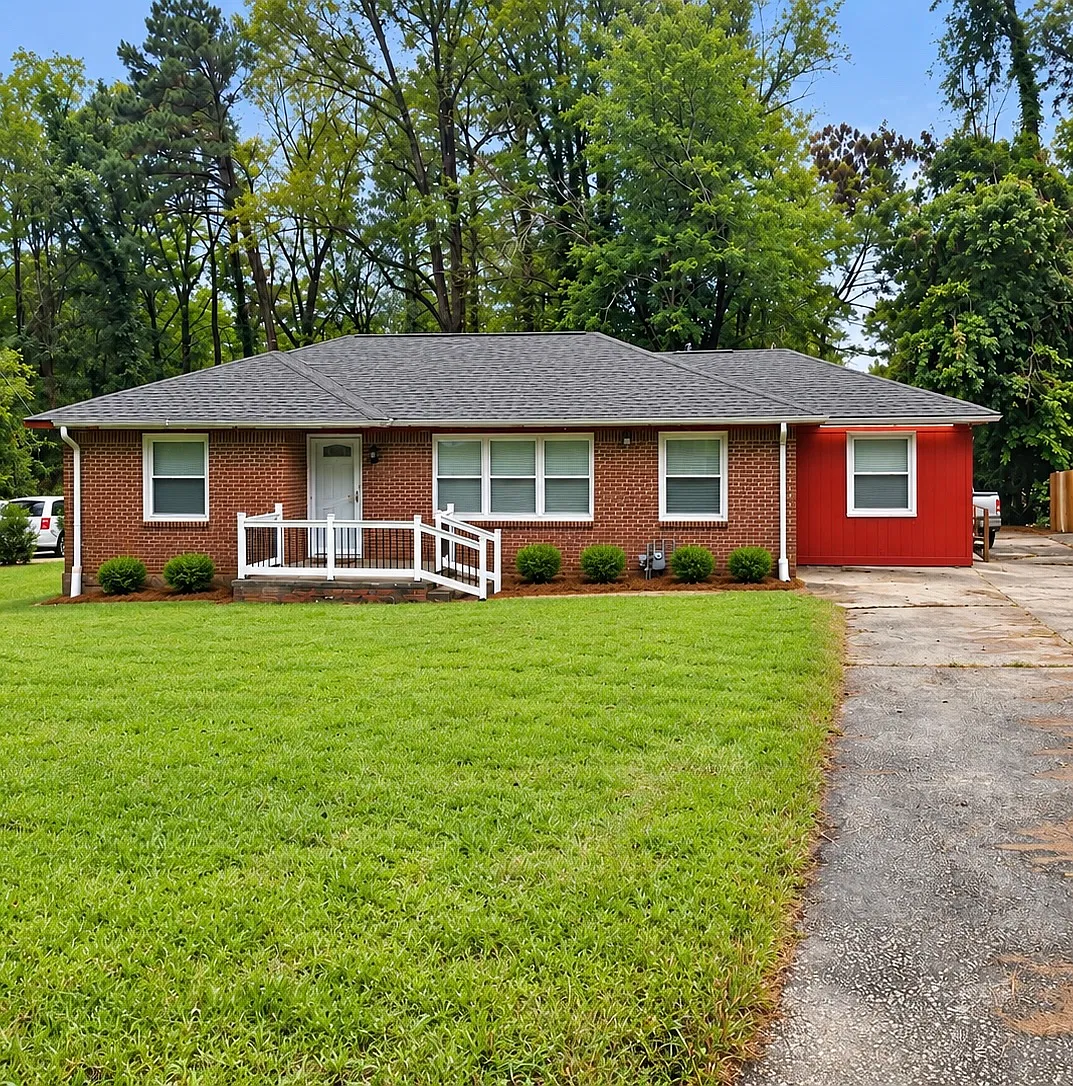 3 bed, 1800 sqft, $1,825 — Photo 1