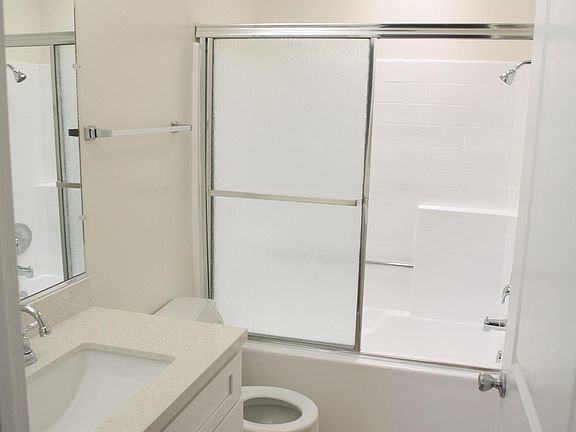 4th image of 2475 Corinth Ave APT 212