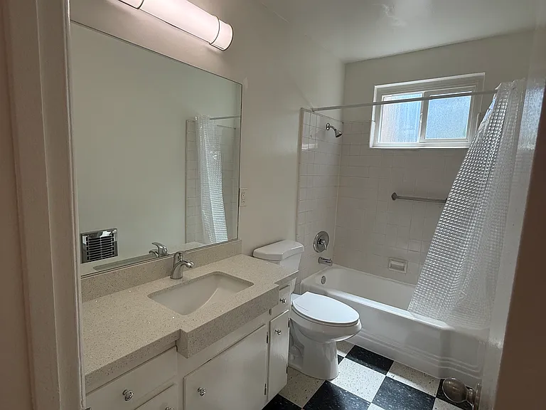 7530 Lexington Ave #4 — Photo 10