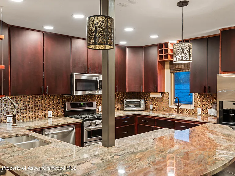 650 S Monarch St #4 — Photo 9
