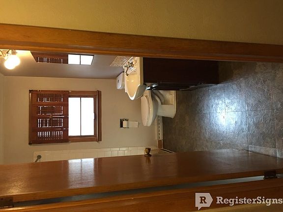 4th image of 2415 Jonathan Ave