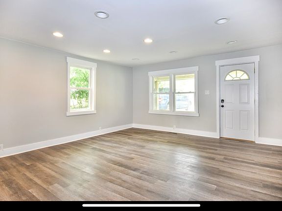 3rd image of 500 E 17th St