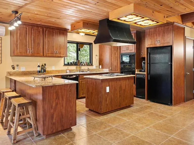 5827 Lupin Ln — Photo 8