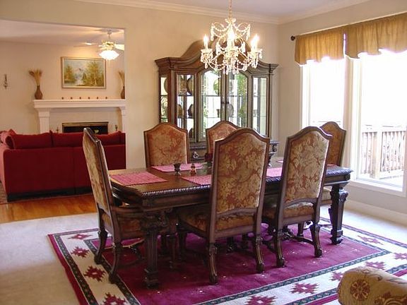 Formal Dining