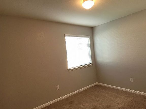 2nd image of 314 Foxglove Dr