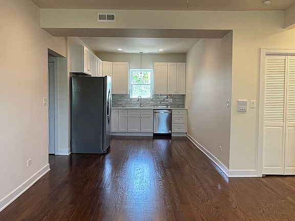 4th image of 2819 W Cullom Ave #3