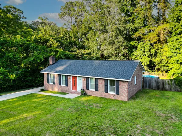 214 E Edgefield Dr, Summerville, SC 29483
