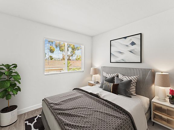 4th image of 2326 Greenbrier Dr APT 1