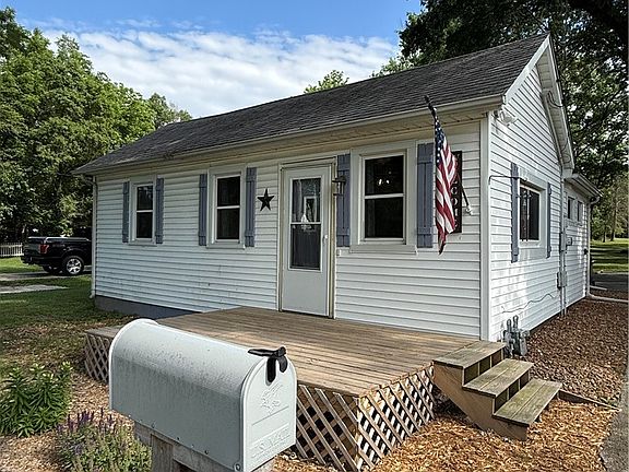 2nd image of 1529 W Ravina Park Rd