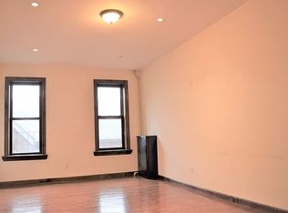 42-70 156th St #3DL, Flushing, NY 11355