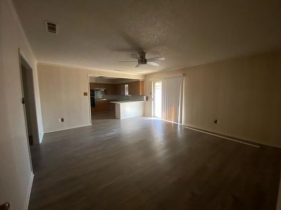 4th image of 509 Carlyle Dr