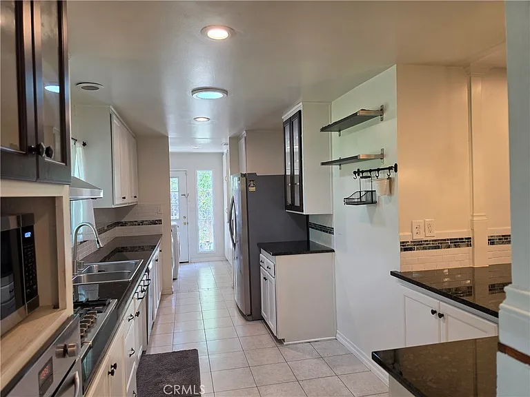 5446 Irondale Ave — Photo 6