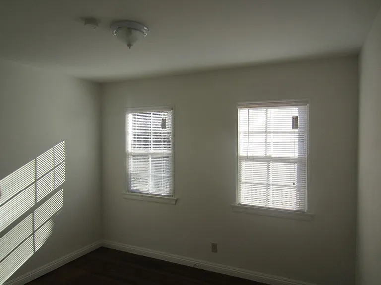 1319-1325 E Phillips St — Photo 10
